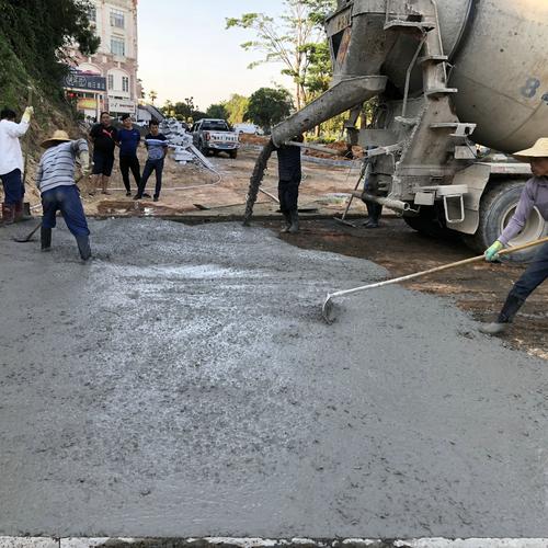 道路混凝土施工